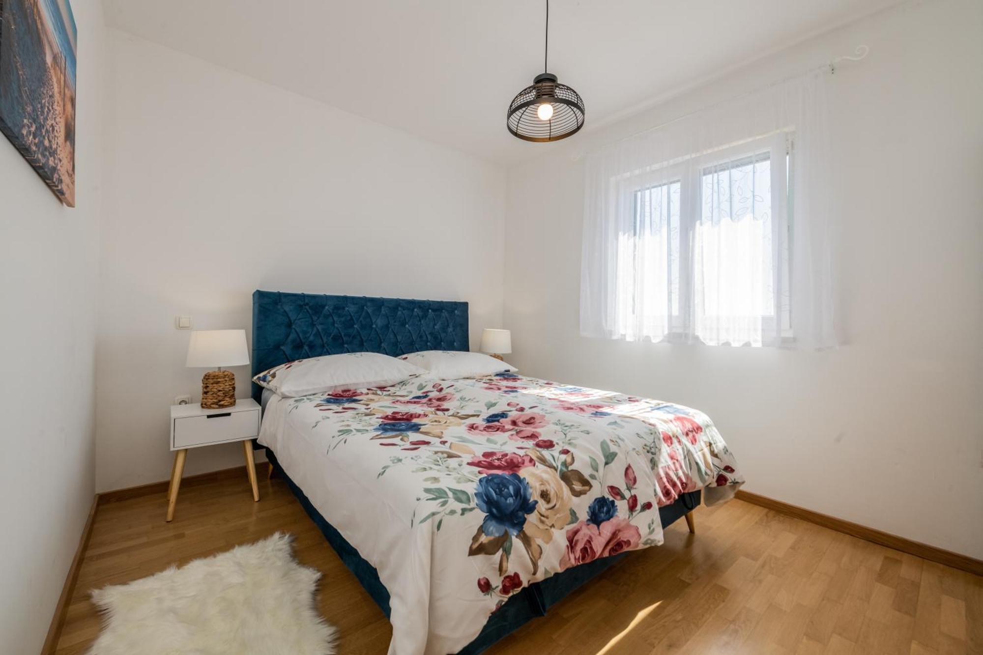 Sun Island Apartment Трогир Экстерьер фото